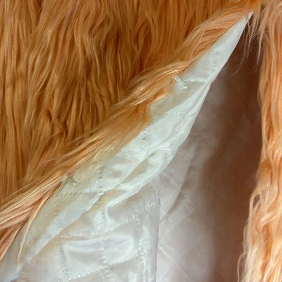 Women’s Plus Size Shaggy Faux Fur Coat in peachy Pink - Picture 6 of 6